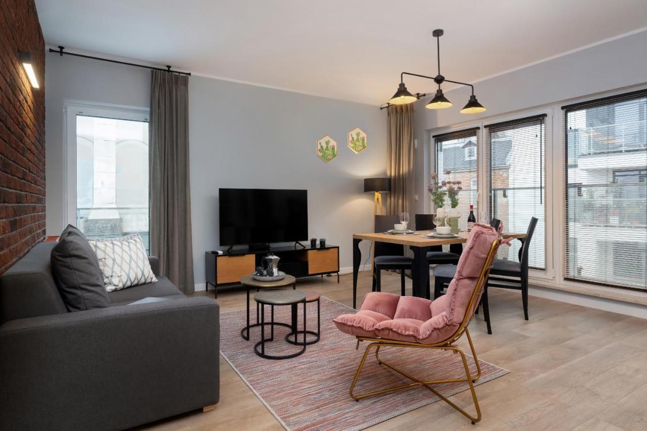 Exclusive Mostowa By Renters Prestige