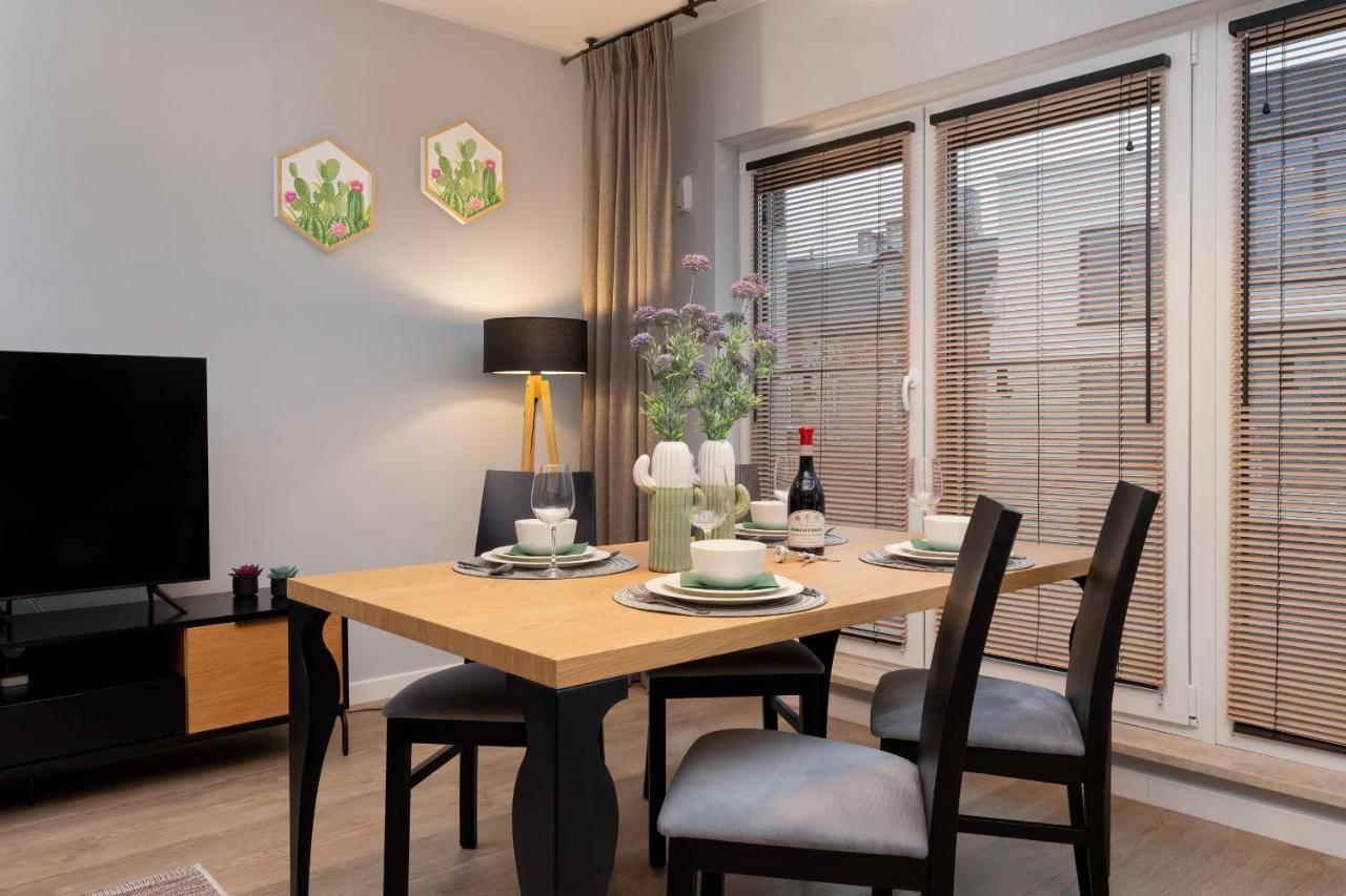 Exclusive Mostowa By Renters Prestige *